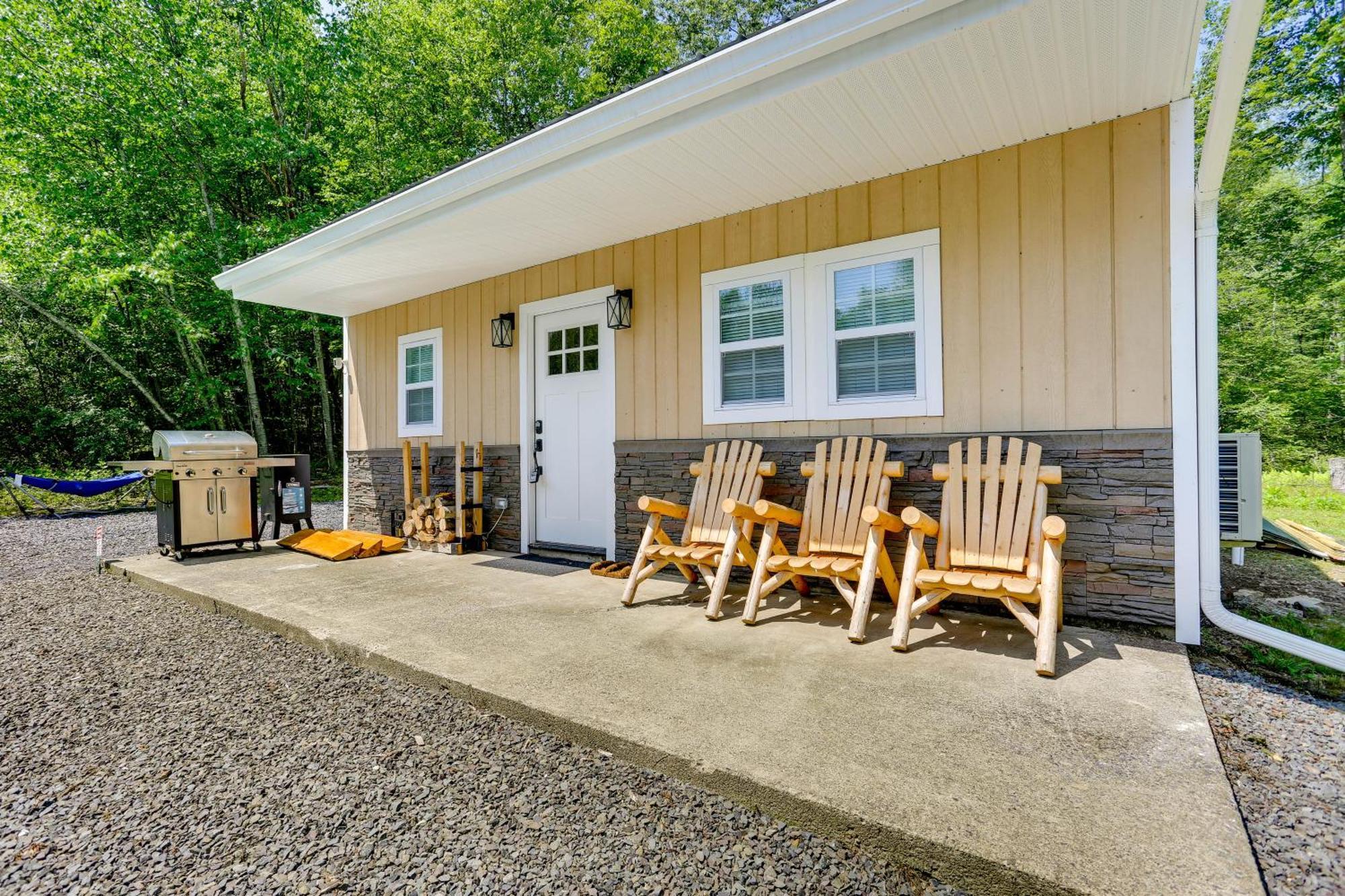 Secluded Poconos Cabin With Fire Pit On 75 Acres! East Stroudsburg Dış mekan fotoğraf