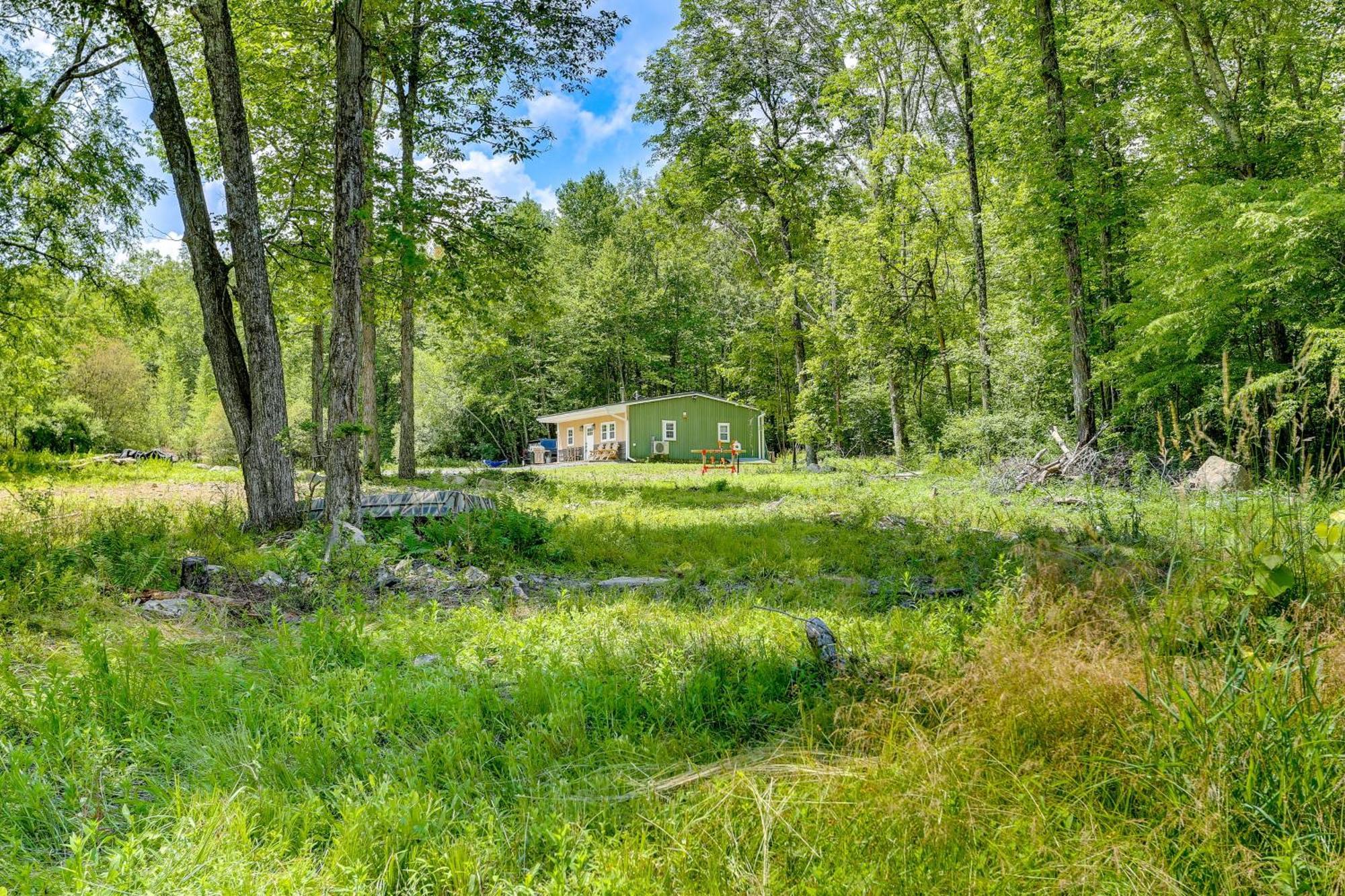 Secluded Poconos Cabin With Fire Pit On 75 Acres! East Stroudsburg Dış mekan fotoğraf